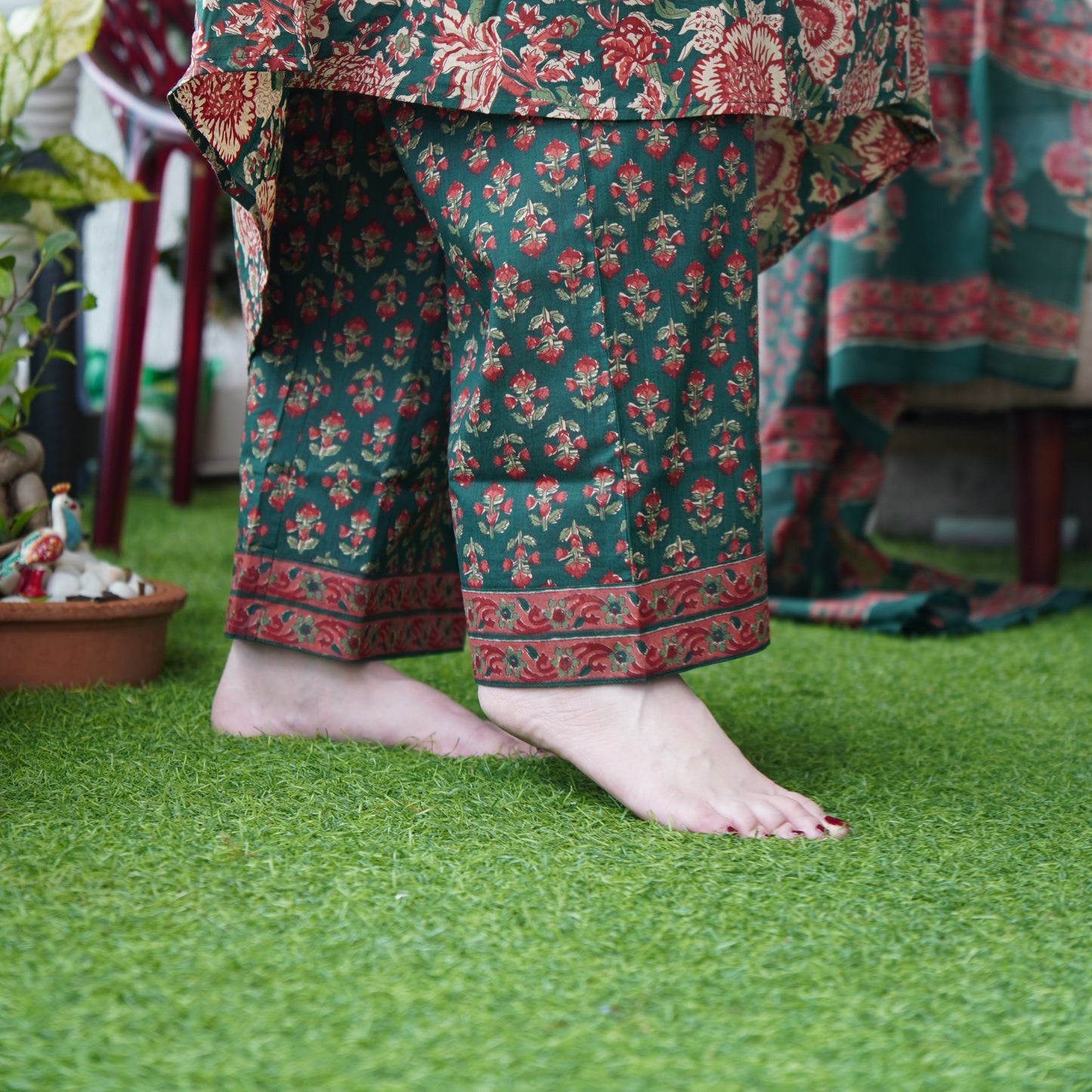 Saacha Castleton Green Cotton Suit Set With Dupatta