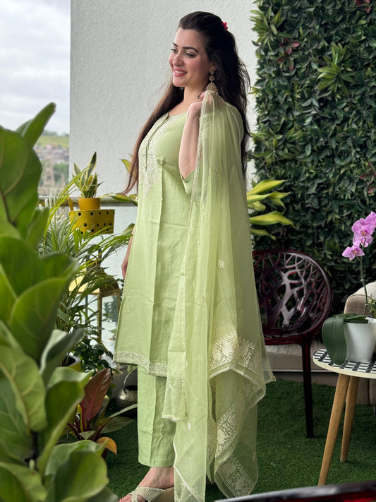 Saacha Pistachio Kurti With Organza Dupatta