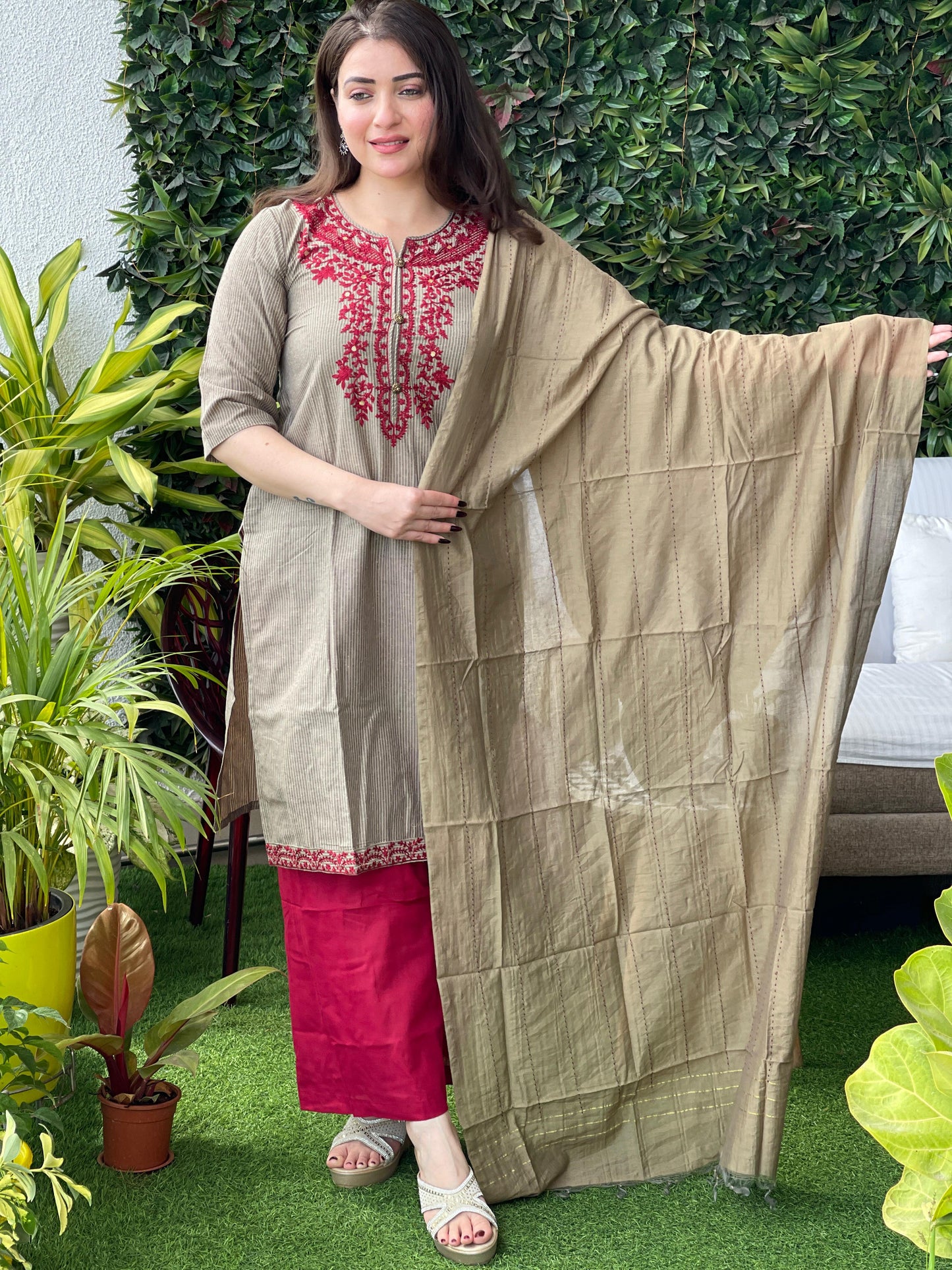 Saacha Brown Red Embroidery Kurti Set