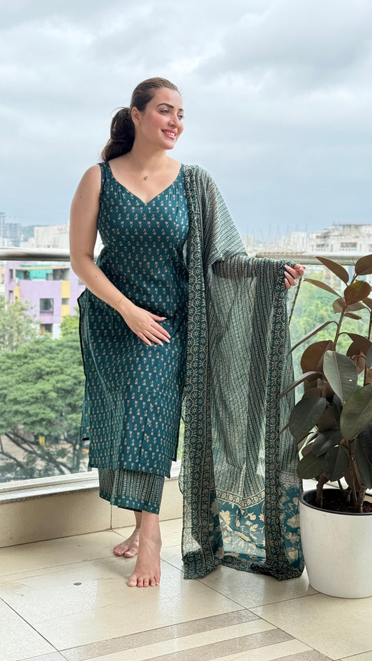 Saacha floral green sleeveless A-Line Kurti With Bottom & Dupatta
