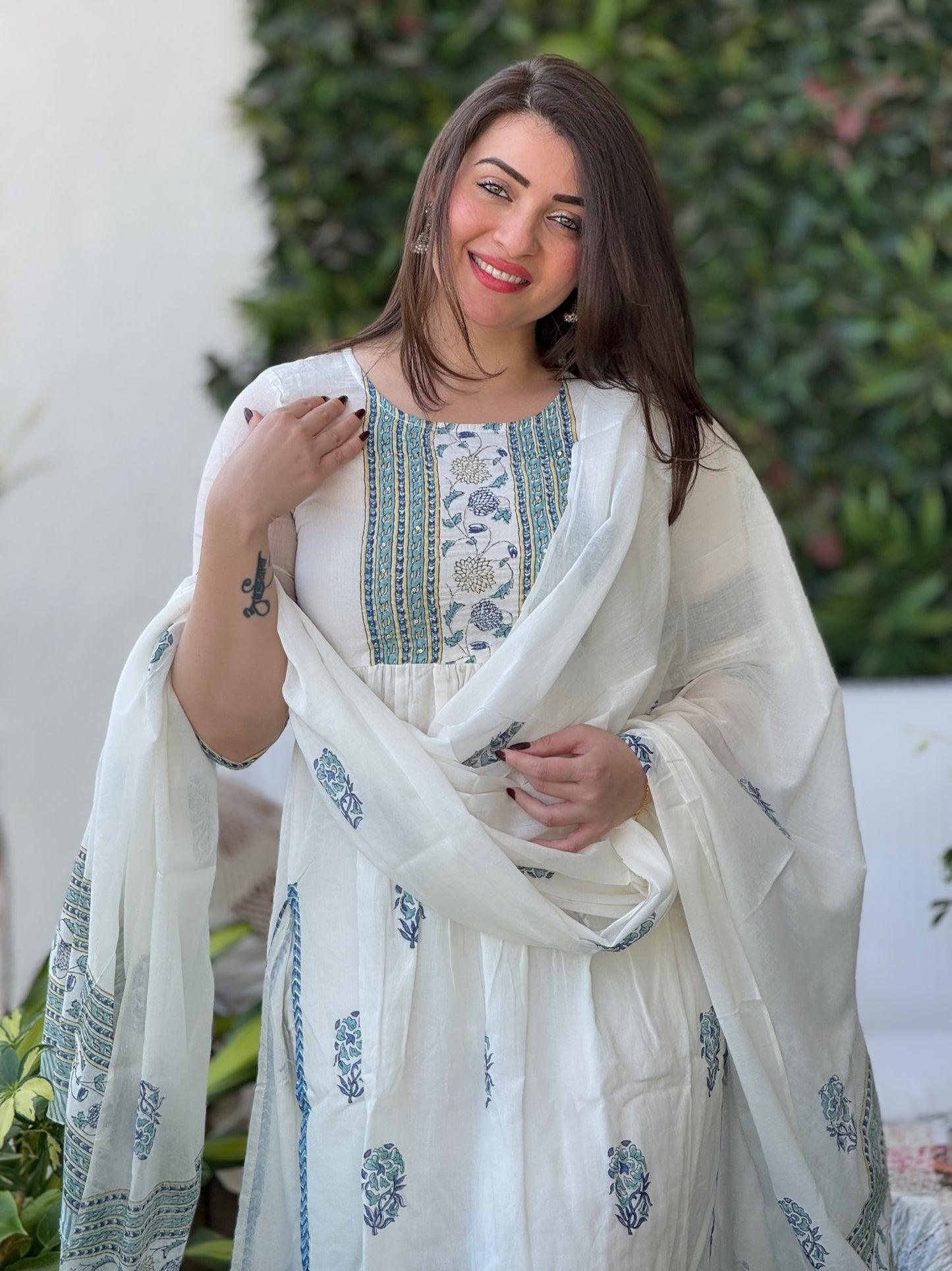 saacha white cotton elegance full set