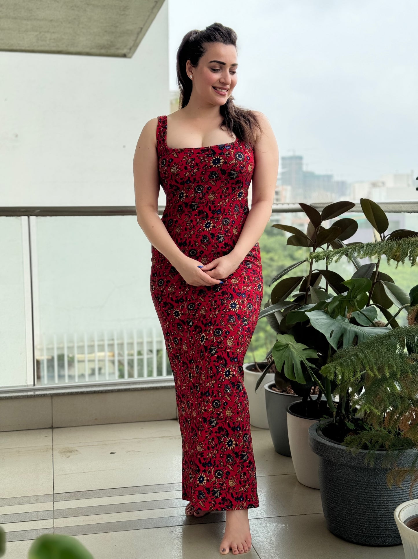 Saacha red long dress