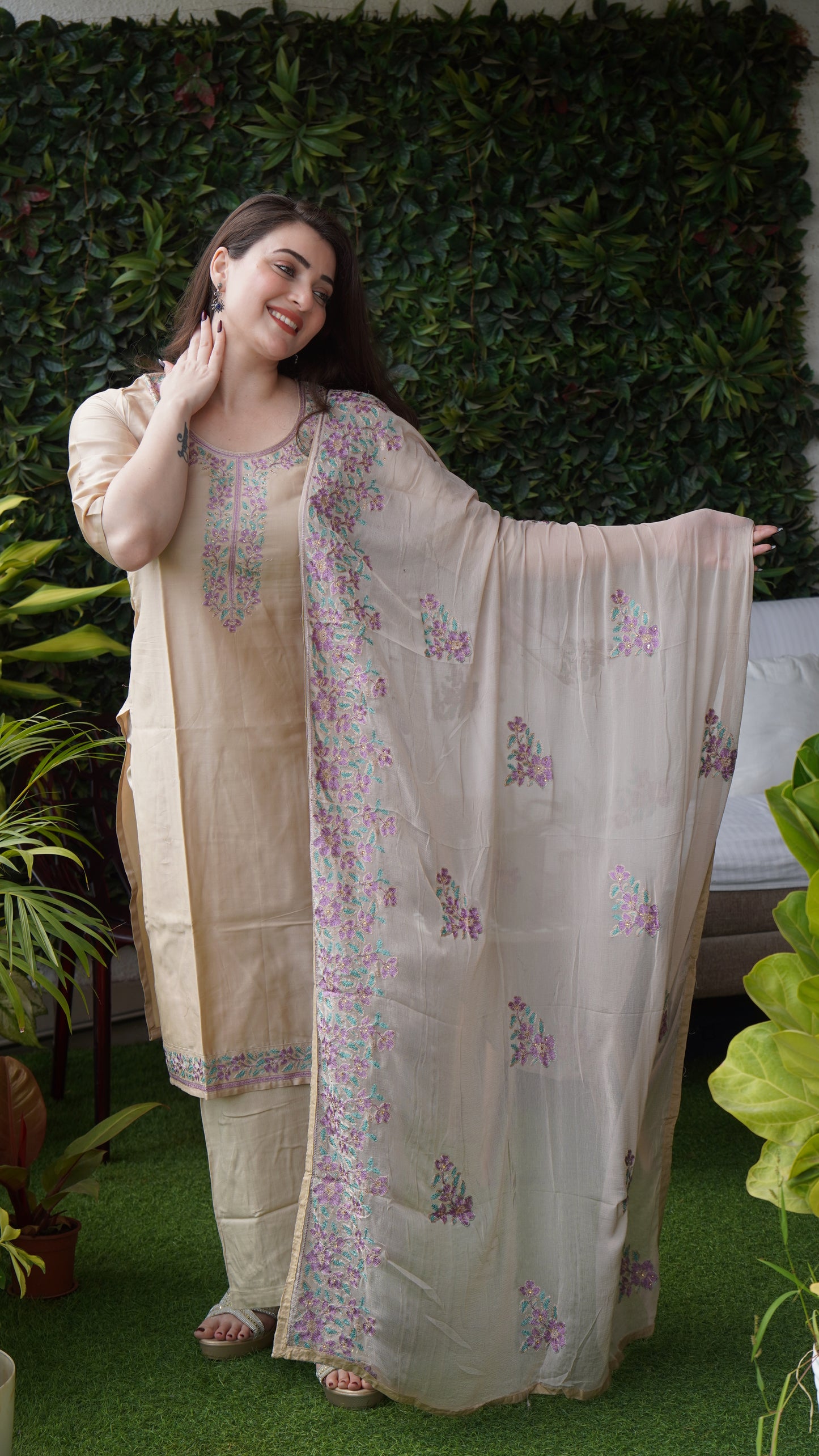 Saacha Beige Kurthi Full Set with embroidery