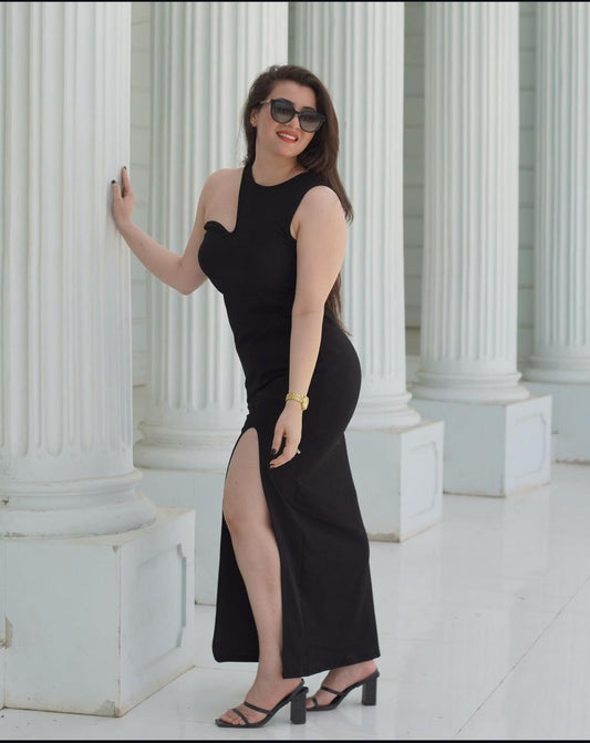 Black sleeve less long Dress- saacha