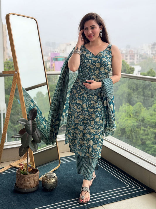 Saccha floral sleeveless A-Line Kurti With Bottom & Dupatta