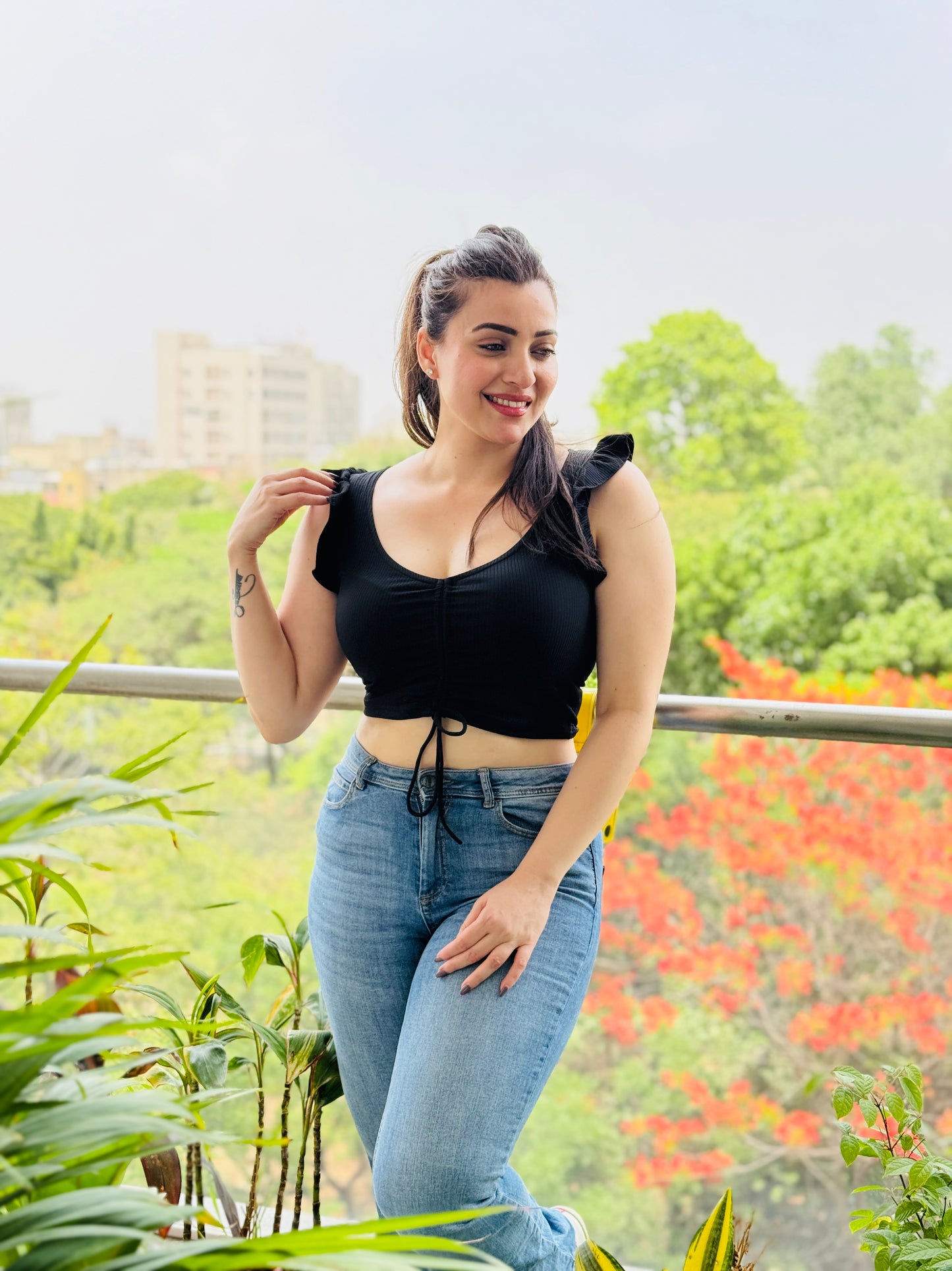 women's crop tops sleeveless