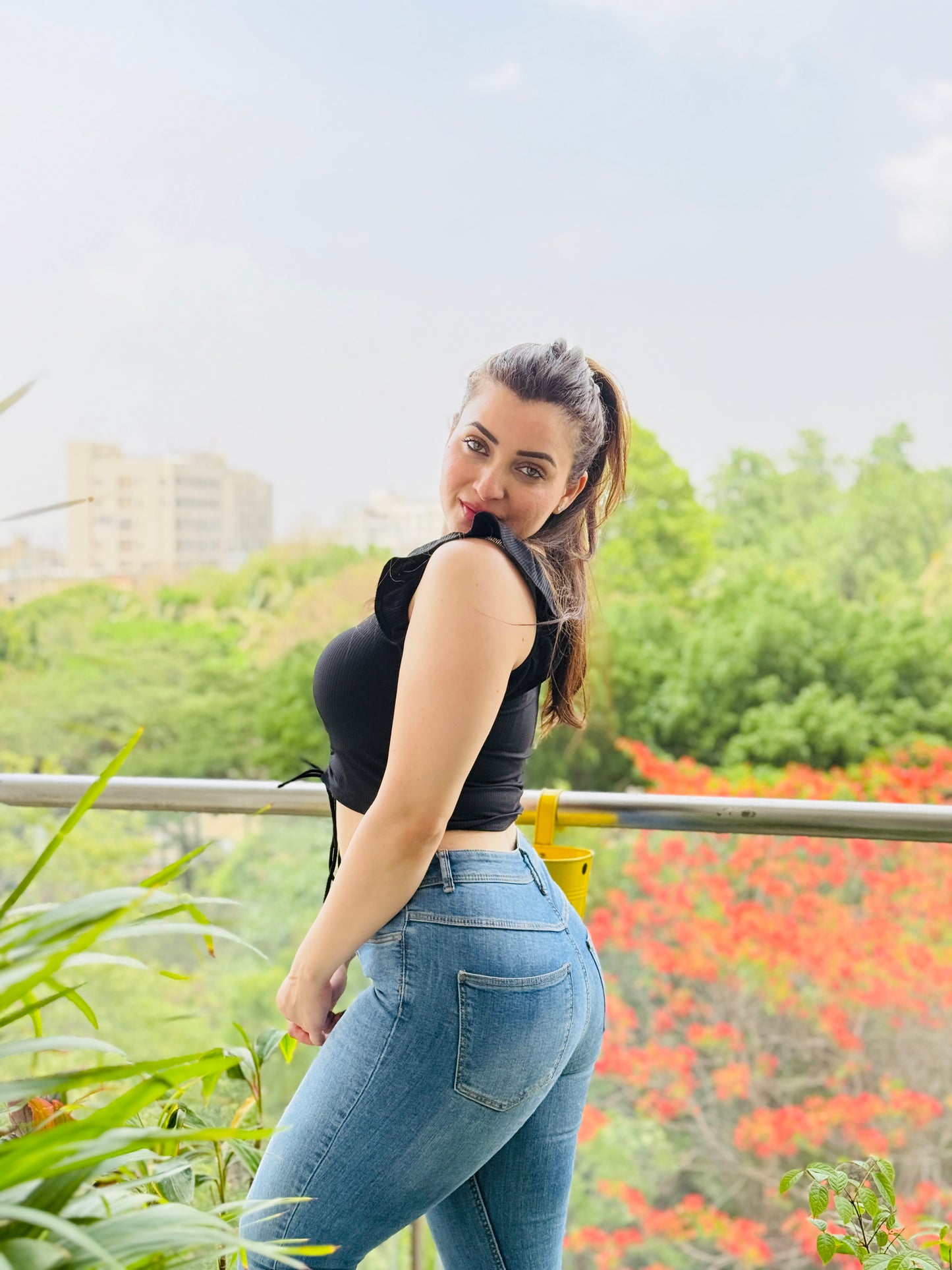 women's crop tops sleeveless