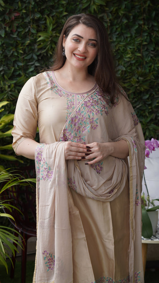 Saacha Beige Kurthi Full Set with embroidery